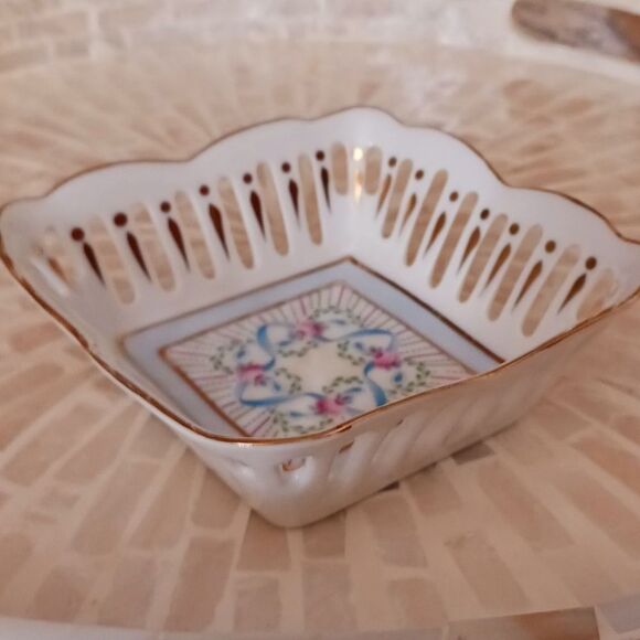 Vintage Trinkets Holder by Royal Danube - Picture 8 of 10